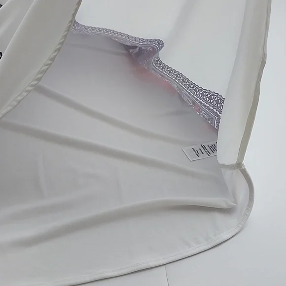 Ricki's Size XL White Shirt Resplendent with Red and Black Design  Size XL - Picture 7 of 11